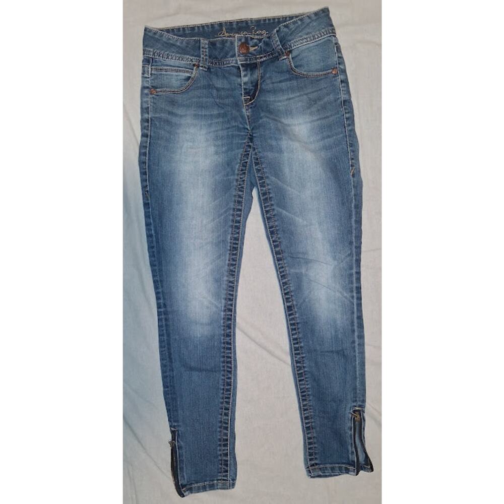 American Rag- Blue Jeans- Womens Size OS Zipper ankled